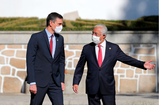 António Costa e Pedro Sánchez discutem em Madrid ajuda à Ucrânia e sanções à Rússia