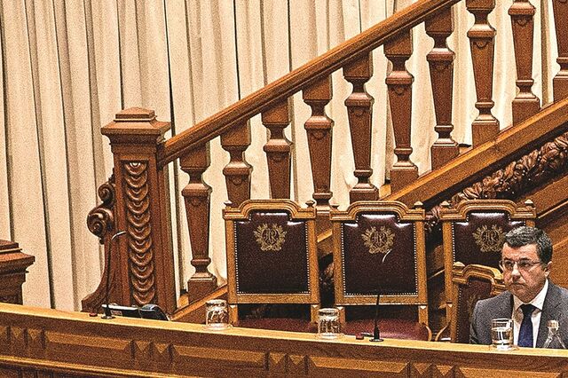 Regiões vão a votos sob forte contestação dos autarcas