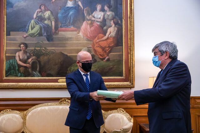 Governo e partidos reúnem-se para balanço orçamental