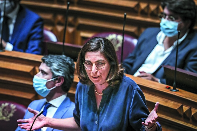 PS baixa limite para contratos sem concurso para 750 mil euros