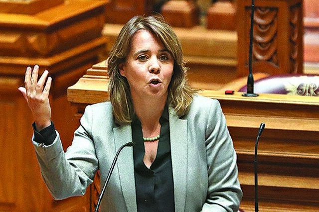 Bloco muda sentido de voto e aprova proposta do PSD que reforça verbas  do FEM