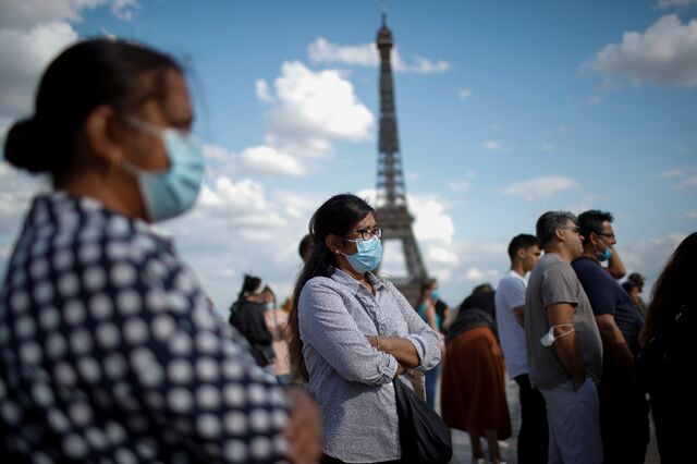 Bares e restaurantes franceses vão fechar até meados de janeiro