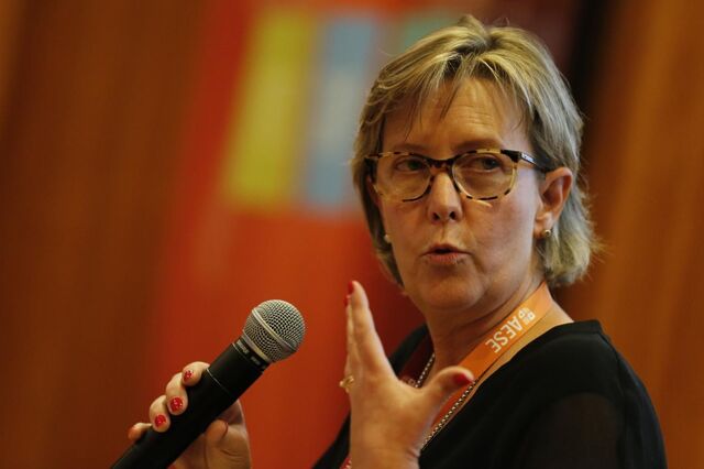 Maria Luís Albuquerque destaca oportunidade para ajudar o PSD