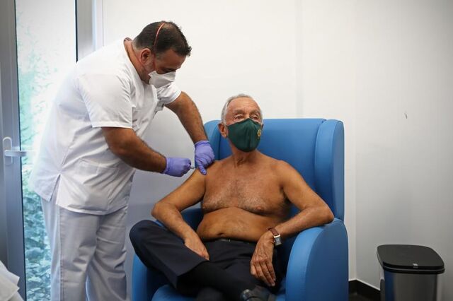 Covid-19: Esforços do Facebook para remover conteúdo antivacinação falharam 