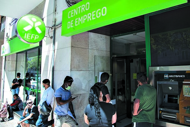 Mais de 1.500 trabalhadores abrangidos por despedimentos coletivos até março
