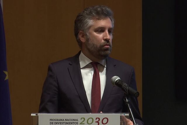 Nova linha Porto-Lisboa 'é contributo para economia, mas altamente dispendiosa”
