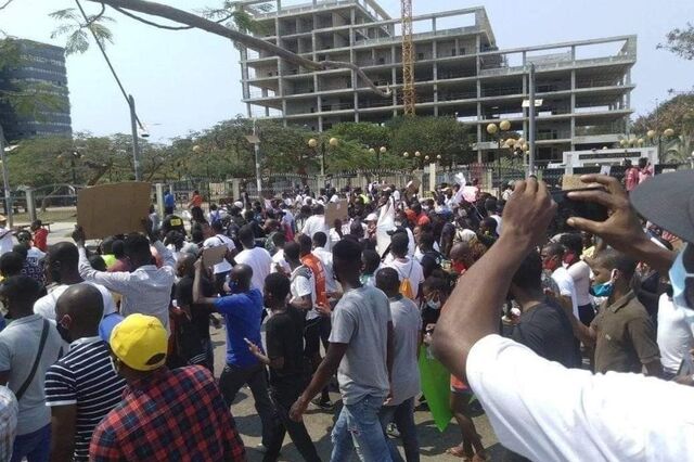 Seis jornalistas detidos em manifestação em Luanda 