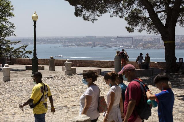 Turistas nacionais impedidos de viajar no fim-de-semana, mesmo que tenham reserva