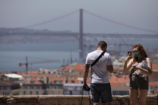 Turismo vai continuar a crescer, mas enfrenta 'nuvens' no horizonte