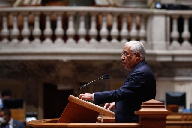 Costa acusa Bloco de 'marchar' com a direita e PSD de não largar austeridade