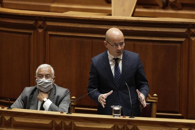 Governo prevê excedente em 2026 e Portugal a convergir com zona euro até lá
