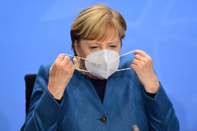 Merkel afasta festas de passagem de ano na Alemanha e quer Natal apenas em família