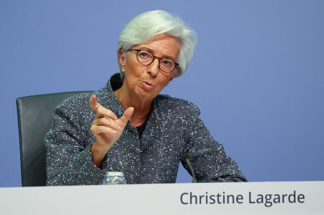 Lagarde guarda segunda vaga de apoios para dezembro