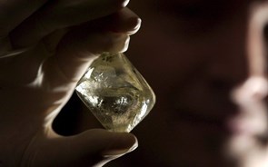 Maior diamante rosa do mundo foi descoberto em Angola