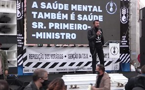 Covid-19: Centenas manifestam-se contra “menu completo” para uns e “pão e água” para muitos 