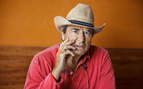 Paul Theroux recusa virar costas ao México