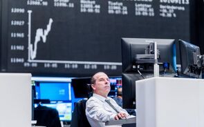 Europa de regresso ao vermelho com setor do retalho a pesar