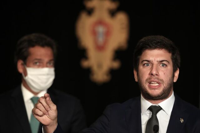 Covid-19: Líder do CDS acusa Governo de estar a 'correr atrás do prejuízo'