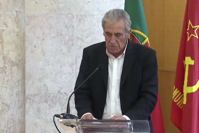 PCP desafia Governo a passar “das palavras aos actos” no suplemento de risco 