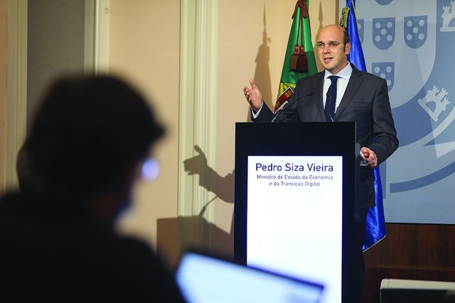 Empresas vão poder usar apoios para pagar salários