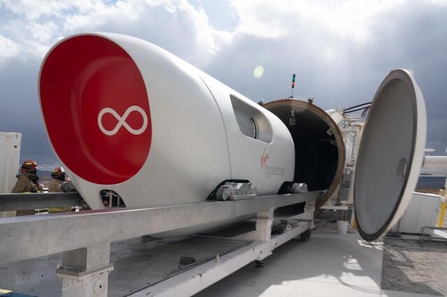 Comboio do futuro faz primeiro teste com passageiros  