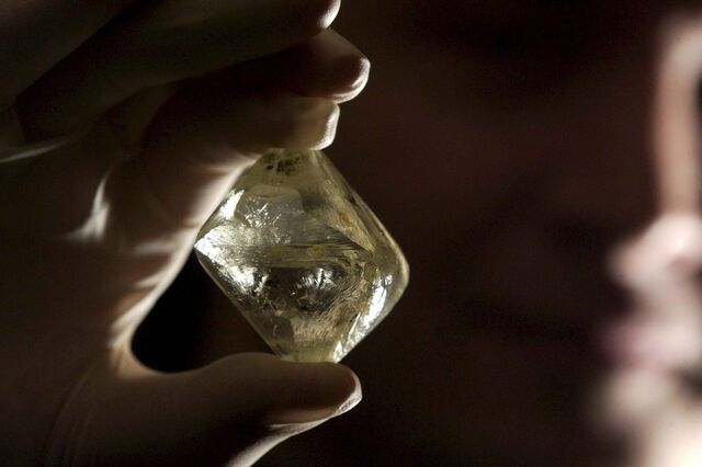 Diamantes russos na mira das sanções dos países do G7