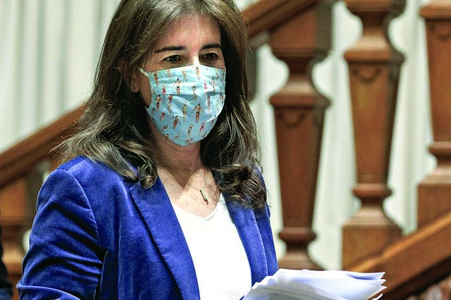 Governo pressionado pelos atrasos nos apoios sociais