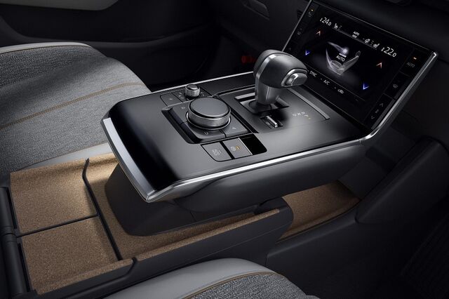 Cortiça portuguesa utilizada no interior do novo carro elétrico da Mazda