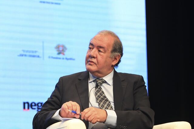 Fernando Alfaiate vai coser fundos da bazuca, Costa Silva acompanha execução