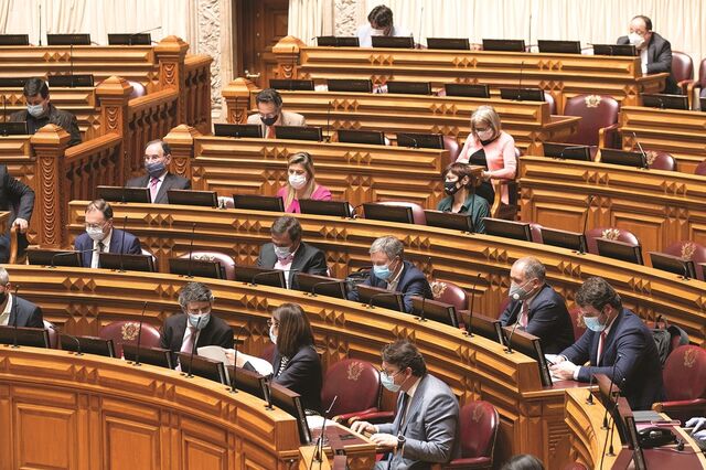 PS propõe que o novo lay-off seja pago até 100% em 2021