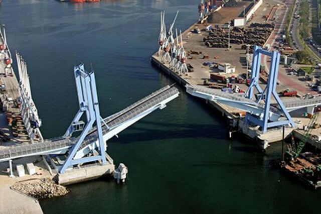 Ponte móvel de Leixões gripa antes de chegar a 2050. Alô, Mota-Engil