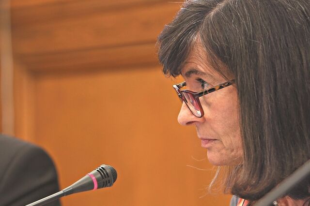 ASF admite regular seguros de saúde