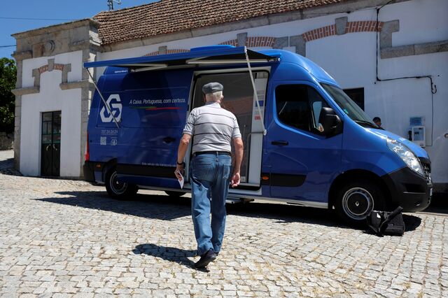 Comissões cobradas nas carrinhas da banca não podem ser superiores às das agências