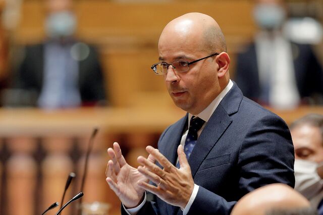 Investimento público sobe 36% até outubro com reforço na saúde e transportes públicos