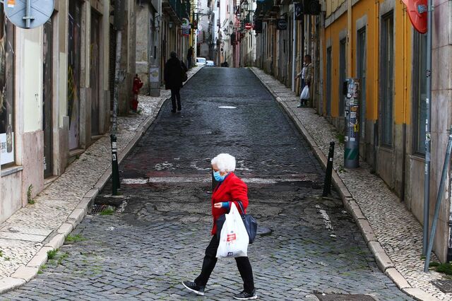 Famílias ficam sem casas de renda acessível por causa de erro informático