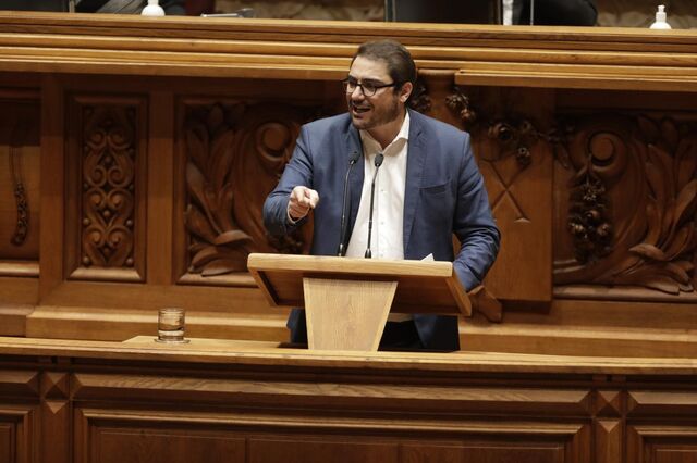 PCP avisa Governo para cumprir medidas em vez de 'poupar' para défice