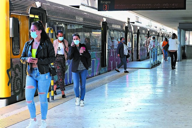 Regras sobre lotação nos transportes públicas geram confusão no setor