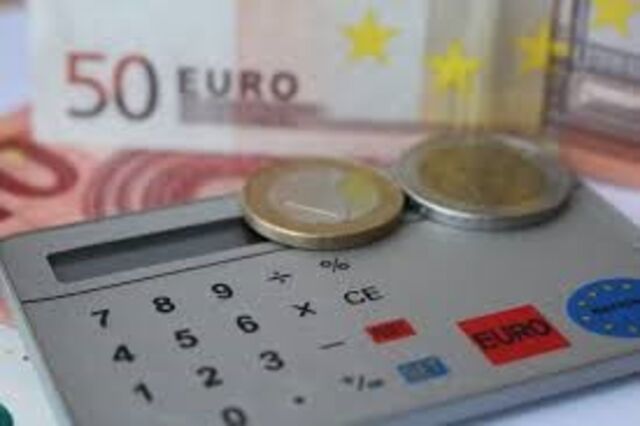Crédito acelera para famílias e derrapa para empresas