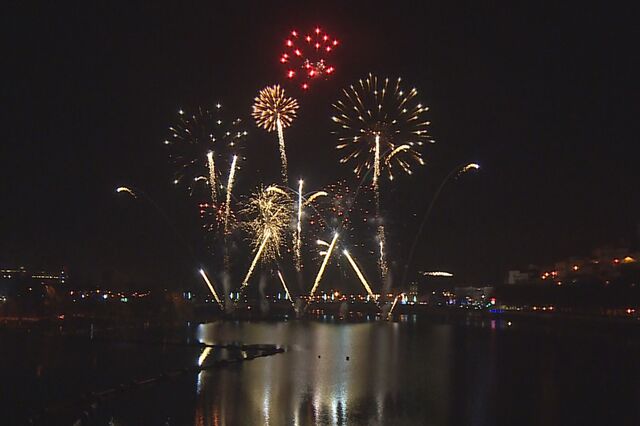 Festejos do novo ano afetados por novas restrições em muitos países