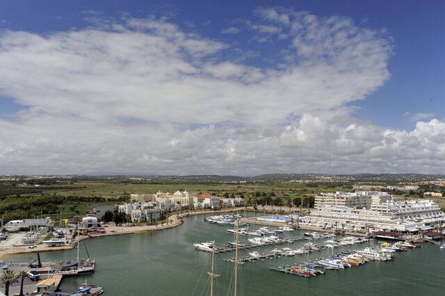 Chumbo ambiental obriga Vilamoura a rever projeto