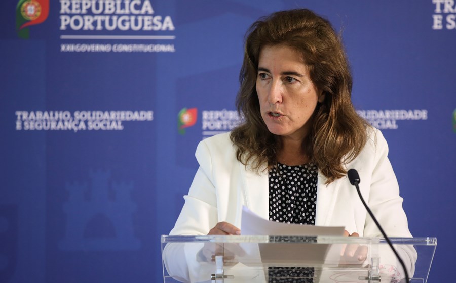 O ministério de Ana Mendes Godinho procurou agora clarificar dúvidas que surgiram na legislação de março.
