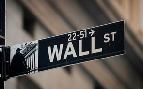 Wall Street abre de vermelho em semana de Fed e de lucros das 'big tech'