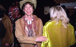 'Estive presente em festas verdadeiramente loucas'. Histórias de noites com Mick Jagger ou Kate Moss