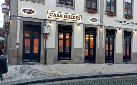 Brasileiros convertem o café mais antigo do Porto numa Casa Guedes 