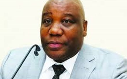 Ex-ministro angolano condenado a 14 anos e meio de prisão por peculato e branqueamento de capitais
