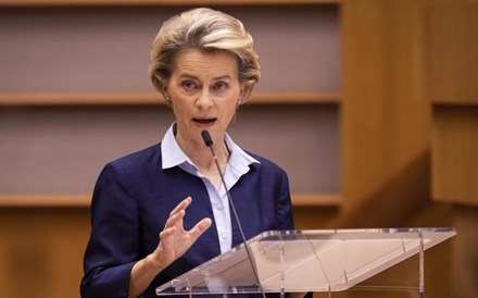 Von der Leyen quer 27 a iniciar no mesmo dia erradicação do 'vírus horrível'