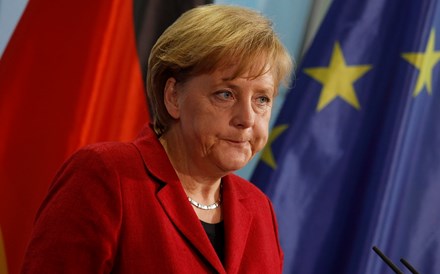 Merkel condena Twitter: Decisão de bloquear Trump é 'problemática'