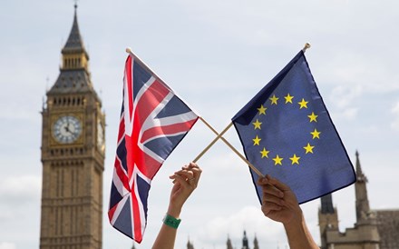 Câmara dos Lordes do parlamento britânico aprova acordo comercial com a UE