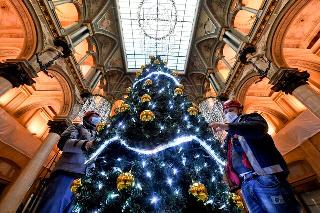 Vem aí o Natal: O estado da pandemia e o que os países europeus vão fazer