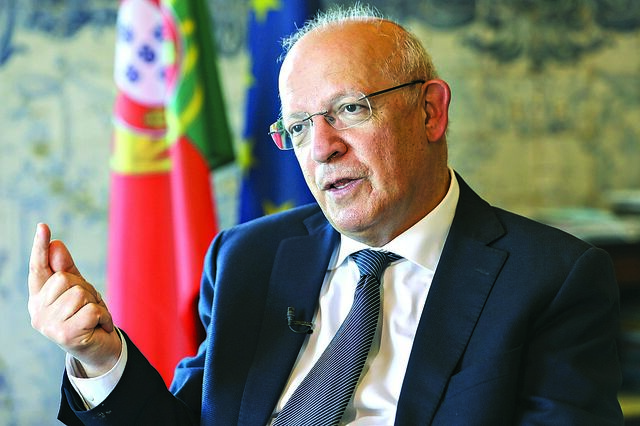 MNE adianta que 40 cidadãos nacionais já saíram da Ucrânia nos últimos dias